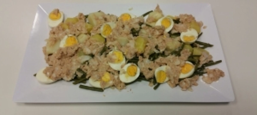 JUDIAS VERDES CON PATATAS Y HUEVOS