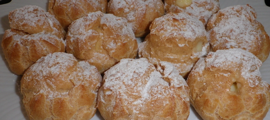 Buñuelos de viento de crema pastelera