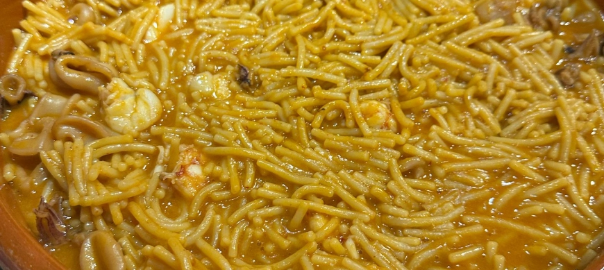 FIDEUA DE MARISCO A LO PUCHOL