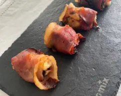 Step <span style="font-weight: normal;">Si los queremos presentar con un poco de salsa , en un bol pondremos un poco de vinagre balsámico mezclado con una cucharada de miel , y esto será una delicia . </span> illustration