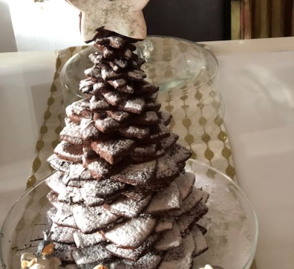 árbol de navidad con galletas de chocolate crujientes