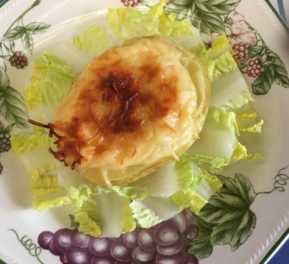 Patatas rellenas de gambas . (Ibiza)