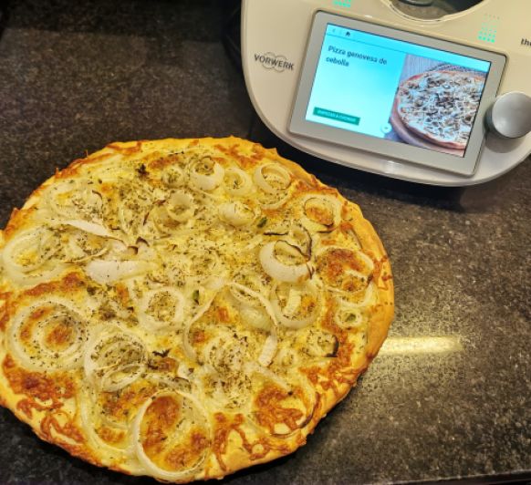 PIZZA GENOVESA DE CEBOLLA