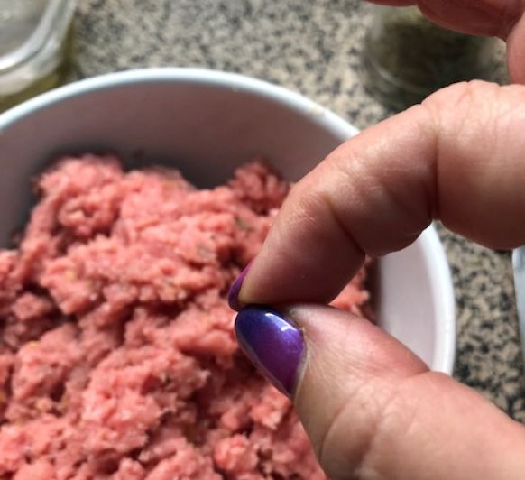 mezclar la carne picada